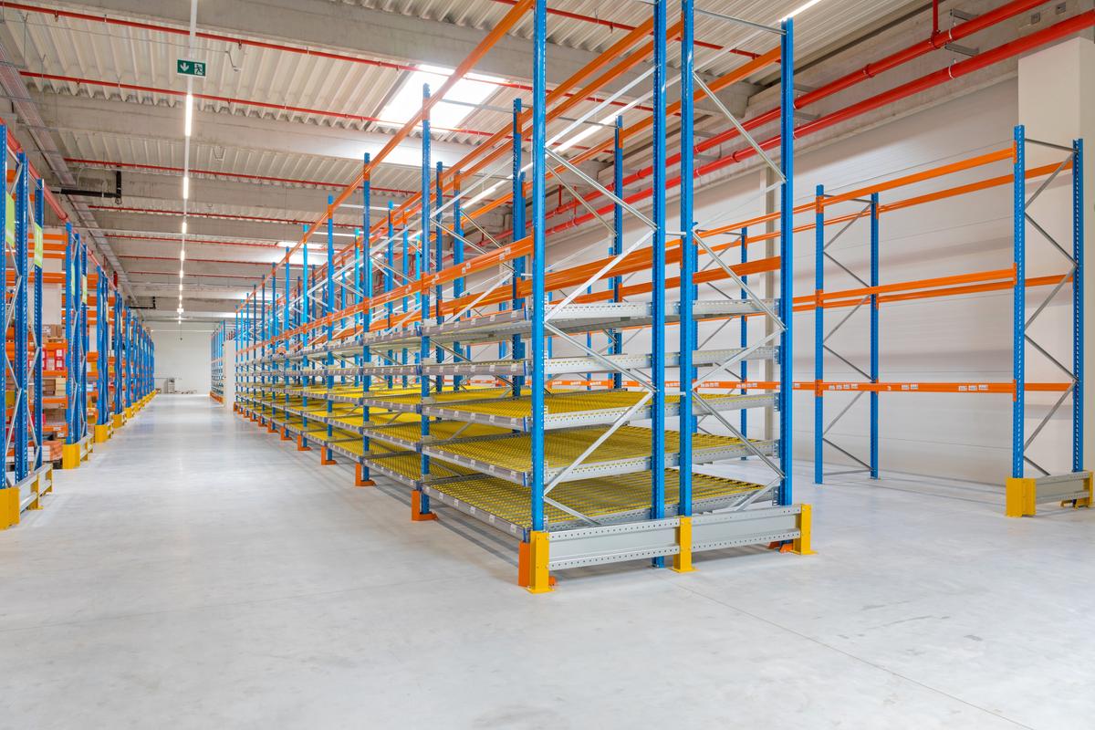 Hyphen-SCS-Heavy-Duty-Racks-1-2.jpg
