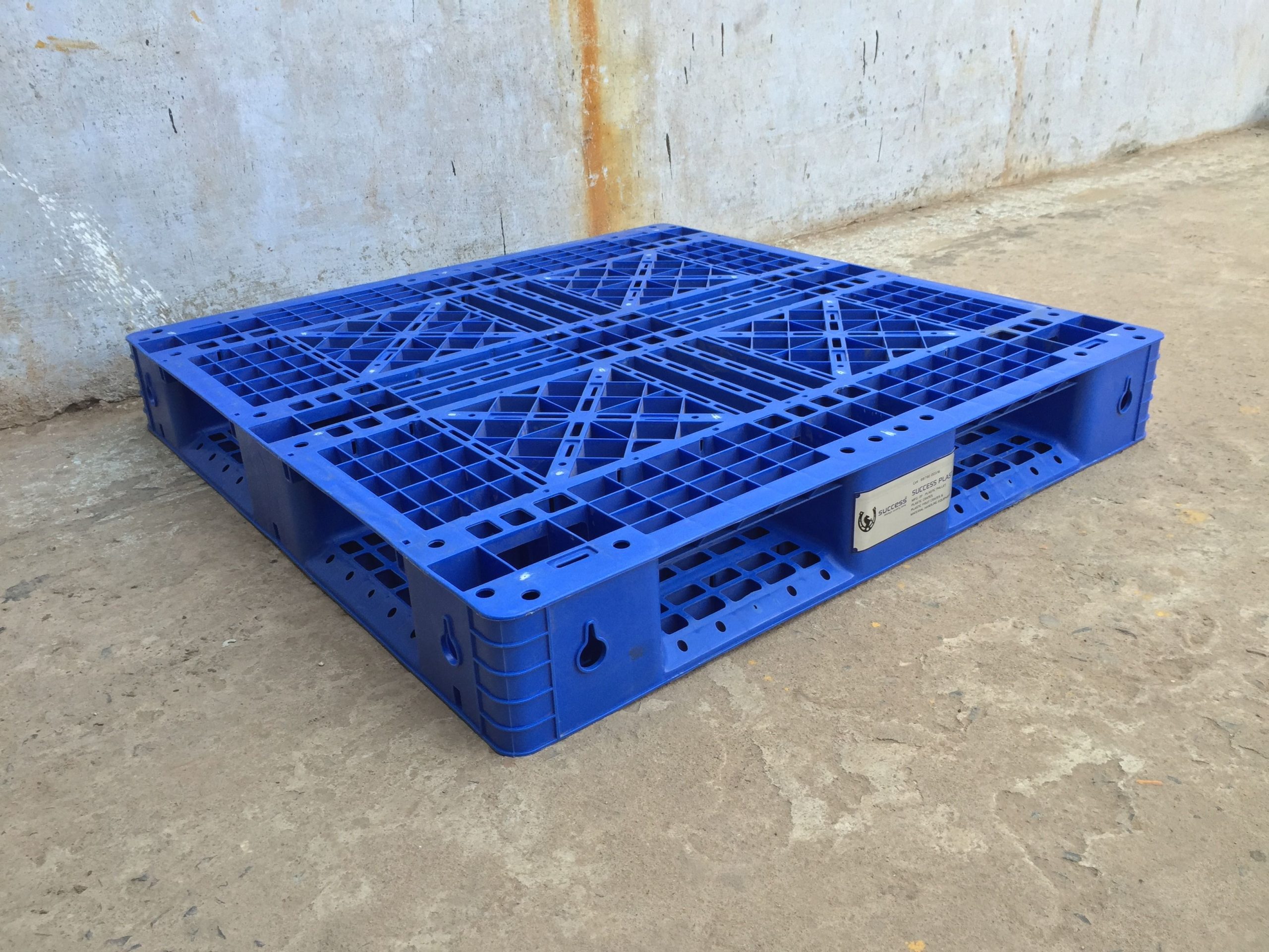 Hyphen-SCS-1000-X-1200-Plastic-Pallet--scaled.jpg