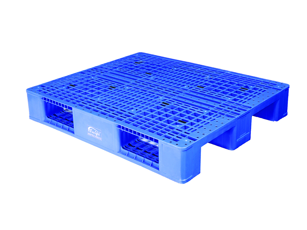 Hyphen-SCS-Injection-Molded-Pallets-2.jpg